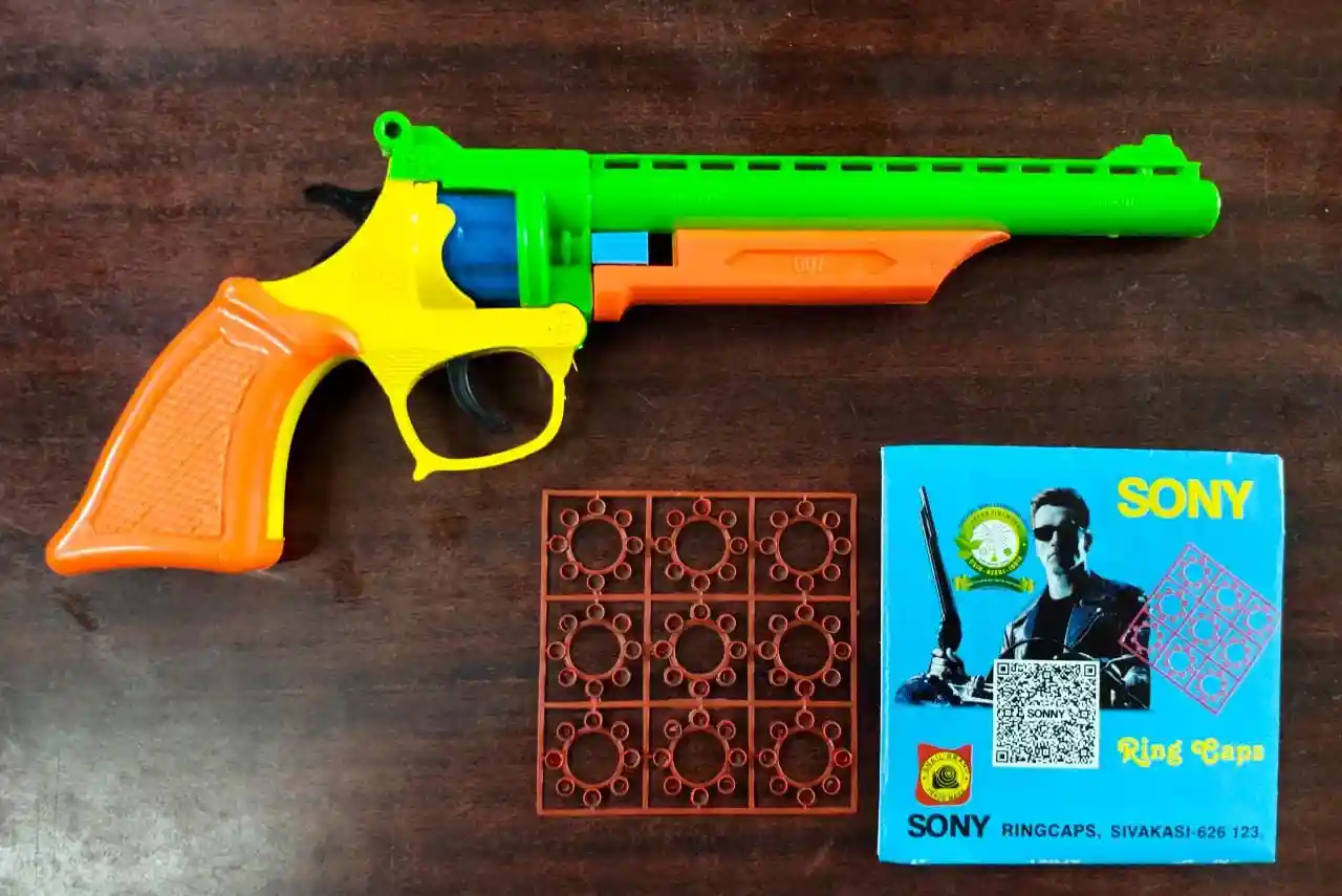 Gun With Bullet (10 Pkts)